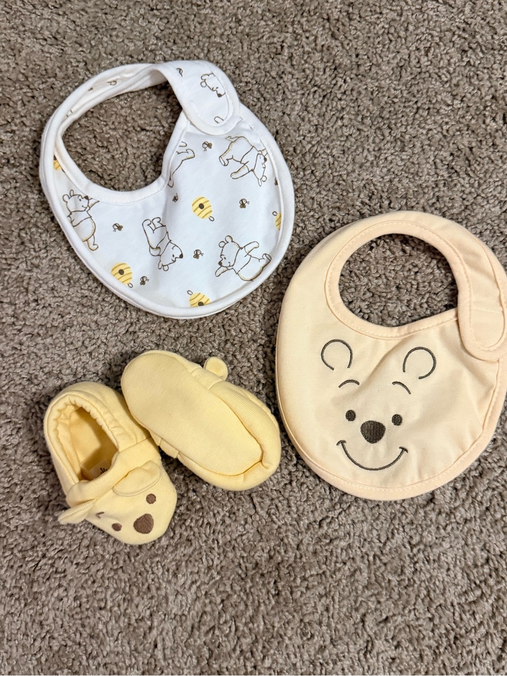 Disney Yellow and White Winnie the Pooh Bibs & Booties Set